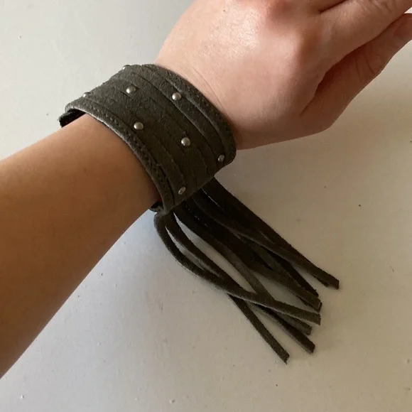 Minnetonka leather fringe and stud bracelet, Grey - Picture 1 of 5